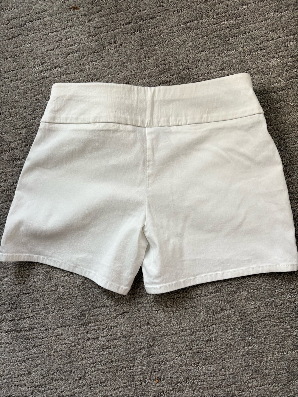 Women's INC White Pull-On Stretch Shorts 3 inch - Picture 3 of 3